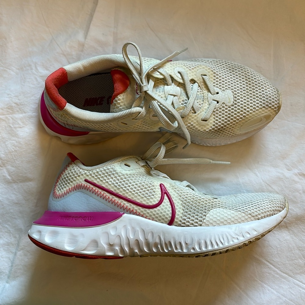 Nike Renew womens running shoe